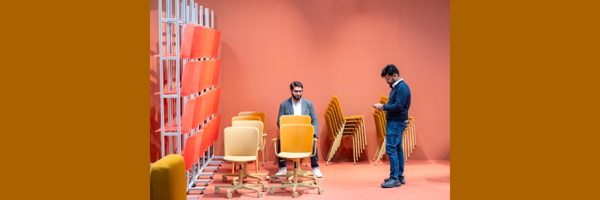 Neue ORGATEC-Studie: Jeder Dritte datet im Job