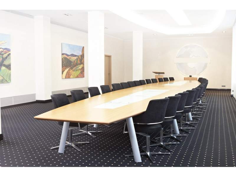 Großkonferenz Büro Konferenztisch Bootsform Konferenztische Besprechungstisch BUS TAL