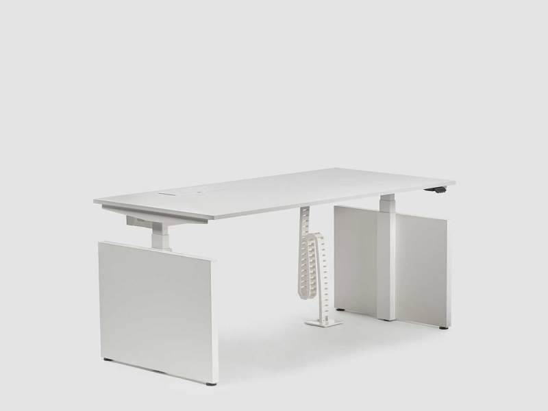 elektrisch höhenverstellbarer Schreibtisch Büro Schreibtische weiss Bürotisch Wangenfuss Bene Classic Pure Lift