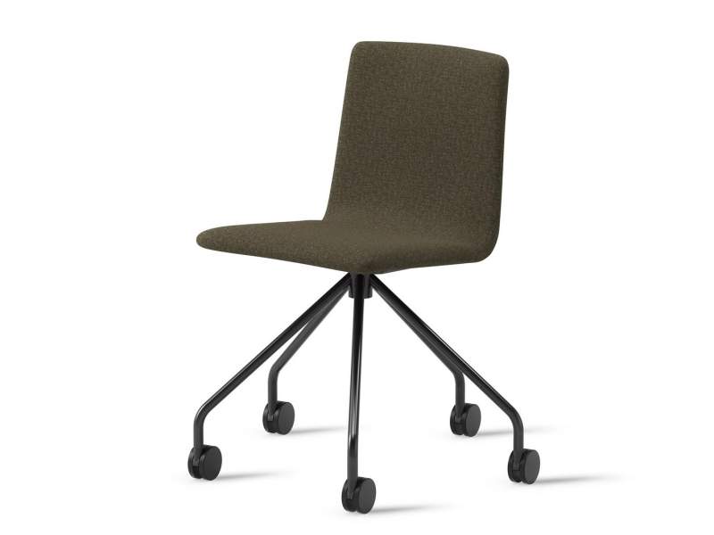 Brauner Bombito Stuhl von Skandiform mit Rollen und gepolsterter Sitzfläche