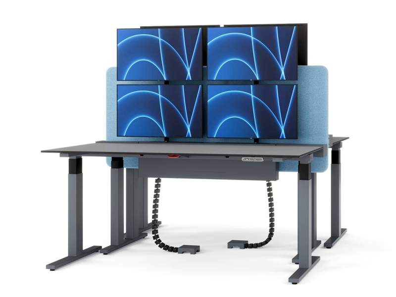 LO Ergoview Arbeitsplatz mit motorisierter Monitorebene und vier Bildschirmen