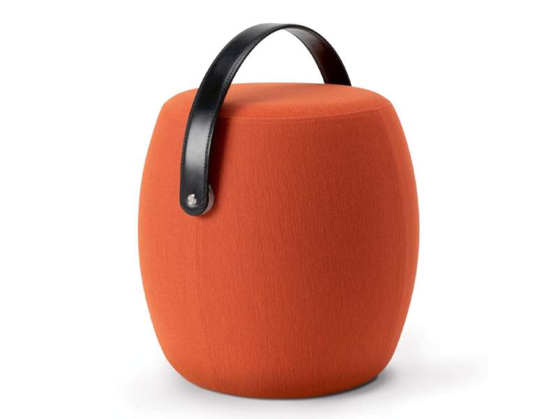 Sitzhocker Offecct Carry On mit Ledergriff für flexible Nutzung in Lounge- und Wartebereichen