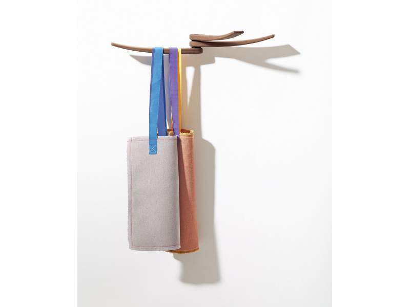 Garderobe/Kleiderständer/Kleiderbügel, Arper, Wing