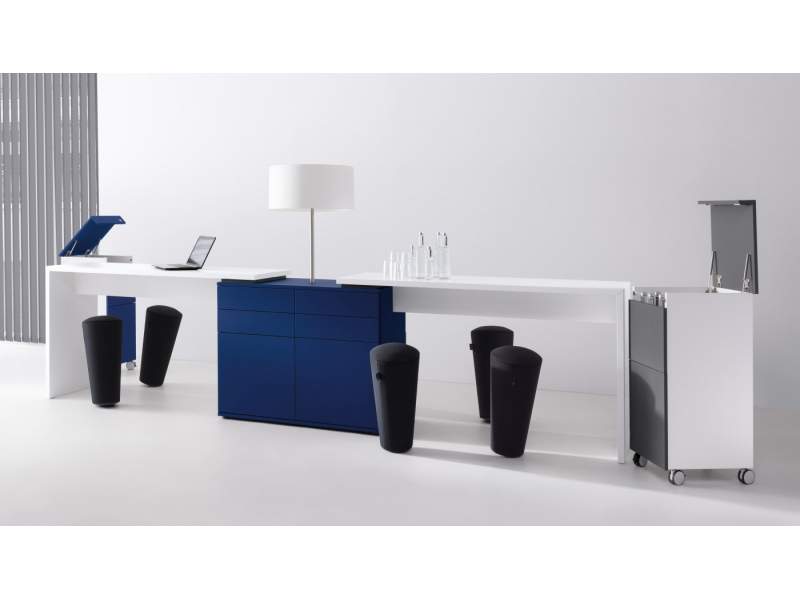 Empfangstheke für kleine Räume Büro Tresen blau Stehtisch, werner works, K-Modul Stand