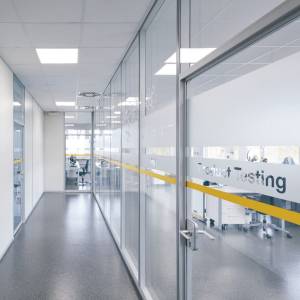 Glaswand mit Aluminium-Rahmen Trennwandsysteme PAN+ARMBRUSTER PANeasy glass