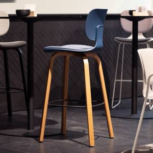 Barhocker Holz Barstühle Cafeteria Zemp AG CoMeet Barstuhl