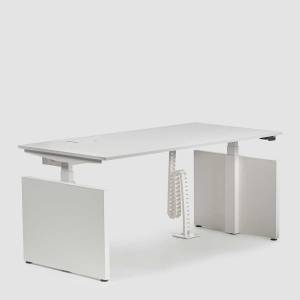 elektrisch höhenverstellbarer Schreibtisch Büro Schreibtische weiss Bürotisch Wangenfuss Bene Classic Pure Lift