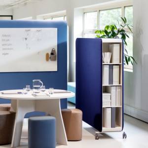 akustischer Raumteiler fahrbar Rollregale für Büro, Cascando, Pillow Space Shelves
