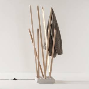 Garderobe Kleiderständer Stehlampe LED Moormann Pin LED