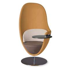 Polster-Loungesessel König + Neurath NET.WORK.PLACE LOUNGE-CHAIR mit asymmetrischer Lehnenform und seitlichem Ablagetisch für mobiles Arbeiten