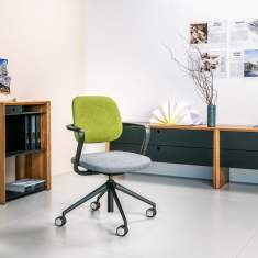 Konferenzstuhl grün Konferenzstühle höhenverstellbar Büro Girsberger Ategra