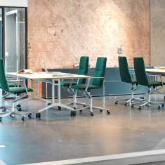 Konferenzkonfiguration mit fahrbaren Tischen Wilkhahn Timetable Shift