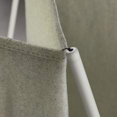 Detailansicht des textilen Raumteilers foild von Brunner