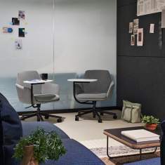 Haworth Poppy mit Tablar als Schulungsstuhl im Projekt- und Workshopraum