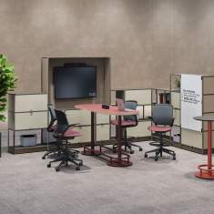 Steelcase Obelos® Konferenztisch in moderner Arbeitsumgebung für Zusammenarbeit