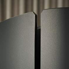Detail der Tischplattenverbindung beim Wilkhahn Confair Next Board-Tisch