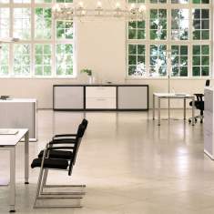mauser kontoro Querrollladenschrank als niedriges Sideboard zur Aufbewahrung von Ordnern im offenen Büro
