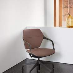 Brunner ray work Bürodrehstuhl im Einsatz am Homeoffice-Arbeitsplatz