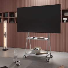 Brunner boards Medientrolley