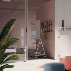 Brunner boards Medientrolley