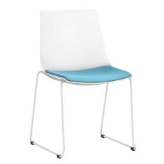 Besucherstuhl weiss türkis Besucherstühle Konferenzstühle Cafeteria Stuhl Interstuhl SHUFFLEis1