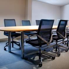 Konferenztisch Holz Konferenztische gross Büro Echo Büromöbel Basel