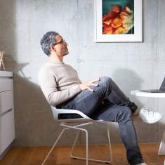 Designer Besucherstuhl Kuffengestell Besucherstühle Büro weiss Stuhl Numo Aeris