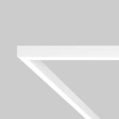 Weiße Profilleuchte XAL BASO 60 IP54 im Detail, mit schlanker Lichtlinie und minimalistischem Eckdesign
