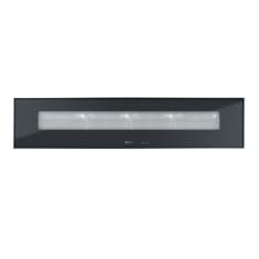 Rechteckige LED-Wandleuchte Site von ERCO mit schmaler Lichtaustrittsfläche und modernem, schwarzem Gehäuse – ideal für architektonische Akzentbeleuchtung im Außenbereich.