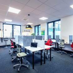 Im Coworking-Space flexibel nutzbare Arbeitsplätze mieten in München oder Office, Büro, Teambüro, Einzelbüro als privates und flexibles Büro und serviced office mit Fullservice im Business Center und Coworkingspace bei ecos work spaces München mieten