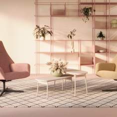 Zwei Barrique Sessel von Nowy Styl mit Fußhocker – elegante Kombination für Wohn- und Arbeitsräume