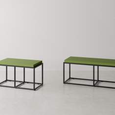 Sitzbänke des P5-BOX Systems von Palmberg mit grünem Sitzkissen auf schwarzem Metallrahmen