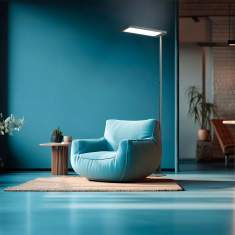 Capella LED-Stehleuchte von Hansa in stilvoller Lounge-Umgebung, harmonische Lichtlösung mit direkter und indirekter Ausleuchtung für moderne Arbeitsräume