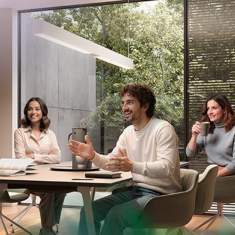 LAVIGO.meet über Konferenztisch – Wohlfühlen/Fokus/Kreativität-Lichtmodi und Raumklima-Sensorik für produktive Meetings im Büro