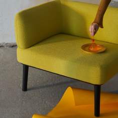 Gelbes modulares Sofa Sou von Offecct in Detailansicht