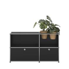 USM Haller Sideboard in moderner Büro- und Wohnumgebung eingesetzt