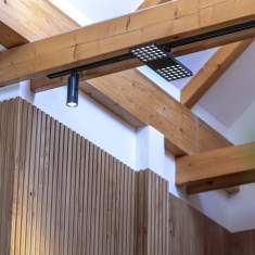 Detail der Bürobeleuchtung mit Strahlern im Projekt WLK Energy GmbH