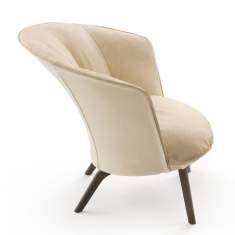 Skulptural geformter Loungesessel mit komfortabler Sitzschale