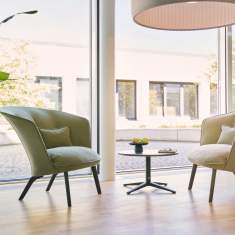 Sedus se:cove Loungesessel in moderner Loungezone im Büro