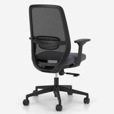 Drehstuhl SOHOS by Nowy Styl Elovie als funktionaler Arbeitsstuhl