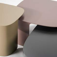 Brunner comos Tischserie Detailansicht der überlappenden Aluminium-Tischplatten