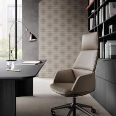 Brunner ray executive Drehstuhl am Schreibtisch im Arbeitszimmer
