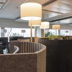 Lista Office LO Sunrise Arbeitsbereich mit geschwungenen Raumstrukturen und integrierten Arbeitsplätzen im Open Space