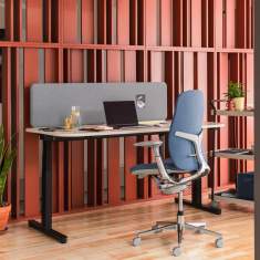 Haworth YourPlace Flex Schreibtisch am Arbeitsplatz mit Raumteilerstruktur als Einzelarbeitsplatz im Innenraum