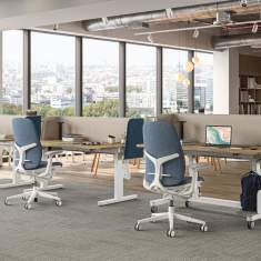 Haworth YourPlace Flex Schreibtische im Großraumbüro als Arbeitsplätze mit Sichtschutz für strukturierte Teamarbeit