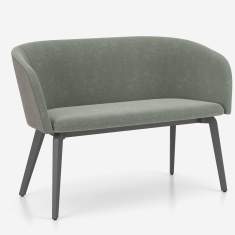Nowy Styl Naudu Sofa in perspektivischer Ansicht mit organischer Form