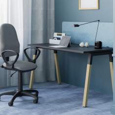 SOHOS by Nowy Styl Perfect Bürostuhl im Einsatz im Homeoffice am Schreibtisch