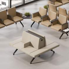 Kusch+Co V-Travel Soft Seating Sitzinsel in einer offenen Wartezone mit modularen Sitzgruppen