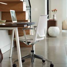 HAWORTH Very Konferenzstuhl am Schreibtisch im Wohn- oder Homeoffice-Bereich