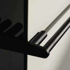 Detail der Halterung am Wilkhahn Confair Next Transportwagen